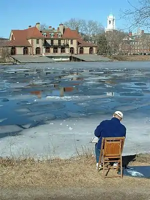 El río Charles en el campus de la Universidad de Harvard en Cambridge.