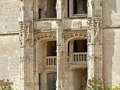 Escalera del ala norte ("ala Longueville") del château de Chateaudun, primer cuarto del siglo XVI.