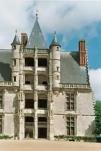 "Ala Longueville" del chateau de Chateaudun (primer cuarto del siglo XVI).