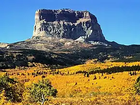 Autumn viene a Montaña de Jefe en Glaciar Parque Nacional en Montana