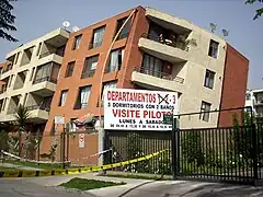 Edificio «Don Tristán» en Maipú, uno de los más dañados en la ciudad.