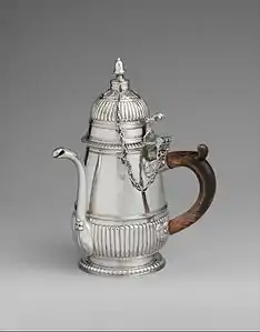 Jarra para servir chocolate caliente (circa de 1700), Museo Metropolitano de Arte, Nueva York.