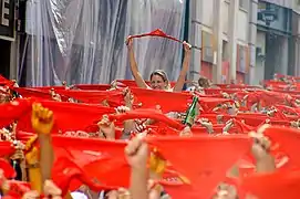 Pañuelos en el chupinazo de San Fermín en Pamplona