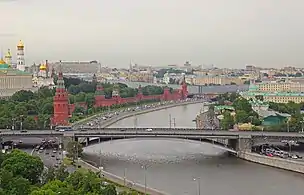 Vista desde la Catedral de Moscú y el Kremlin.