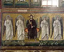 Mosaico bizantino de San Apolinar el Nuevo, Rávena, siglo VI. Cristo se representa entronizado, bendiciendo con su mano derecha y sosteniendo un cetro con su mano izquierda (la bendición más frecuente en la tradición bizantina es con dos dedos, el índice y el cordial).