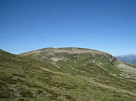 El Valdecebollas (2143 m), en un cordal transversal