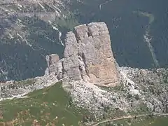 Las Cinque Torri desde la cara norte del Nuvolau.