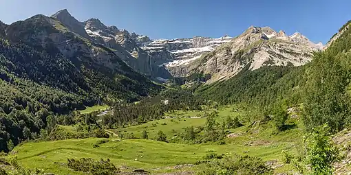 Vista lejana de la cascada de Gavarnie