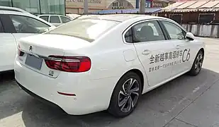 Versión comercial para china, basado en el Dongfeng Fengsheng A9