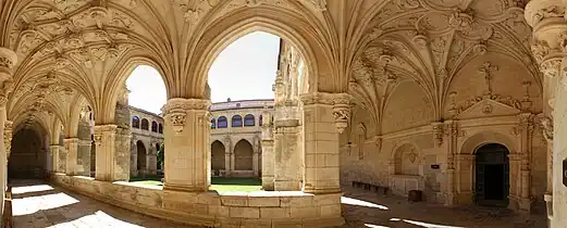 Claustro del Real Monasterio de San Zoilo (1537-1604), Carrión de los Condes, de Juan de Badajoz el Mozo