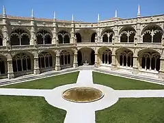 Claustro de los jerónimos de Lisboa.