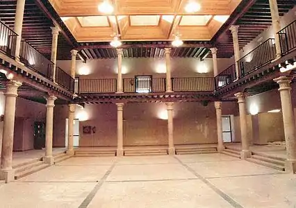 Claustro del palacio de Dávalos tras su restauración.