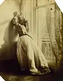 Clementina Hawarden: Clementina Maude en una pose dramática (c. 1862)