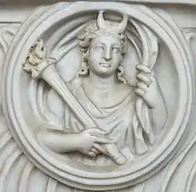 Selene (clípeo de un sarcófago, principios del siglo III).