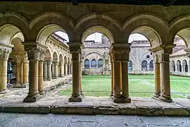 Claustro de la Colegiata de Santillana del Mar