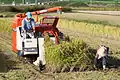 Un recolector de arroz de Kubota en acción