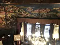 Comedor con Mural Pintado por Alfredo Guido