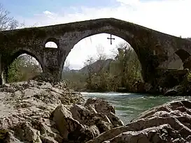 Puente sobre el Sella