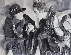 Con Conrad Veidt (izq.) en The Beloved Rogue (1927)