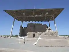 Las menciones escritas históricos de la Casa Grande comienzan con las entradas del diario  del padre Eusebio Francisco Kino cuando visitó las ruinas en 1694.