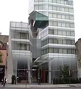 #25: El hotel de lujo The Standard, East Village, una torre ultra moderna de 21 pisos fue abierta en el 2008 como el Cooper Square Hotel