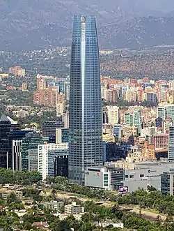 Gran Torre Santiago, fue el rascacielos más alto de América Latina y del Hemisferio Sur entre 2012 y 2020.