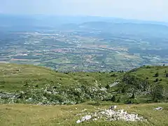 Vista hacia Ginebra desde la cima de Cret de la Neige.