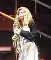 Benedicta Boccoli con suio sax; Crimes of the heart, Teatro San Babila, a Milán, 1 de mayo 2015.