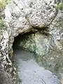 Cueva del Pico Sacro, acceso occidental, situado más cerca de la cima.