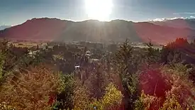 Cordón Currumahuida desde camino a la Catarata Corbata Blanca, El Hoyo