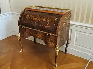 Escritorio cilíndrico de David Roentgen hacia 1775.