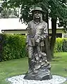 Estatua en la Universidad de Opole