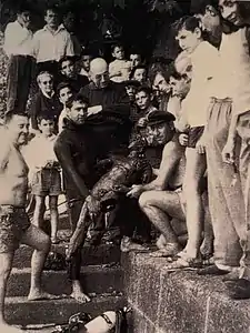 Levantamiento de la Estatua del Efebo el 13 de septiembre de 1964 por Jackie Fanjaud .
