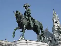 Estatua ecuestre de Pedro IV de Portugal en Oporto, de Célestin-Anatole Calmels (1866).