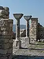 Stoa en el Parque Arqueológico Nacional de Bylis. Época Iliria