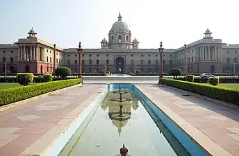 Edificio del Secretariado  (1912-1927), sede del gobierno en Nueva Delhi