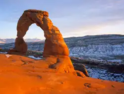 Vista del Arco Delicado en la puesta de sol.