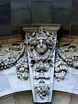 Detalle frontis