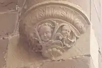 Detalle de la fachada de la iglesia