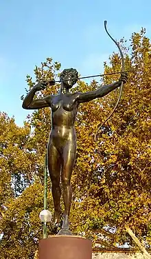 Réplica de Diana en el Muelle de Nueva York de Sevilla