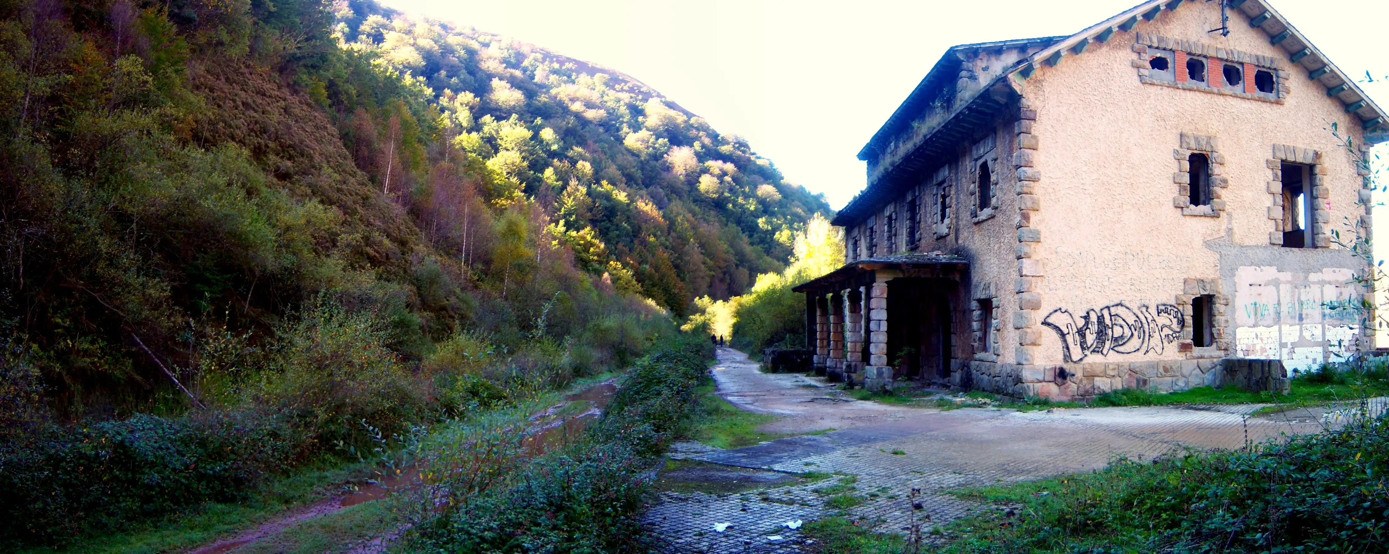 La estación de Yera, situada en el tramo cántabro.