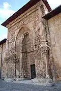 El portal de la Gran Mezquita de Divrigi en Divriği (1228-1229)