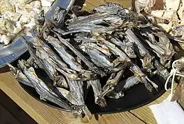 Capelanes pescados en Islandia, listos para comer.