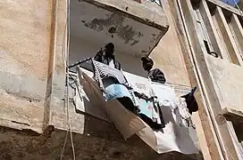 Tendedero en un balcón en Benghazi