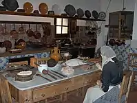 Vasares de la cocina de "Els Calderers de San Juan", en la Isla de Mallorca.