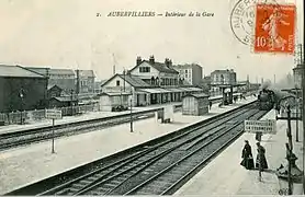 Interior de la estación, en la misma época.