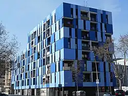 Edificio Blau (2009), de Antoni de Moragas, Eva Mercader Oliver y Susanna Itarte Rubió.