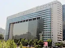 Edificio alojando a la Embajada de Canadá en Santiago