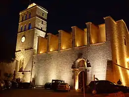 La catedral de noche.