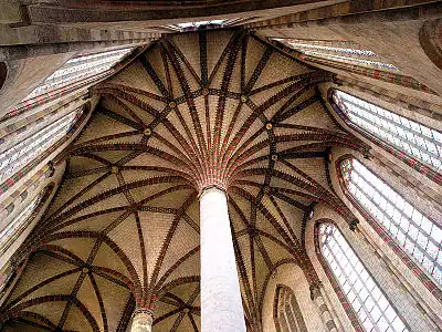 Palmera de los Jacobinos de Toulouse (ladrillo pintado imitación piedra y mármol).